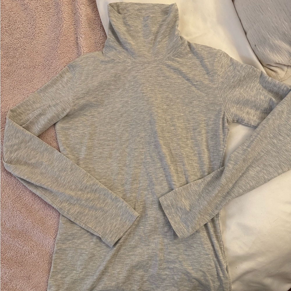 Boohoo Light Gray Turtleneck Top